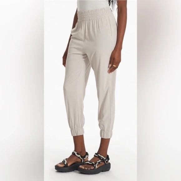Women's Vuori Villa Jogger in Cream size medium - Picture 1 of 8